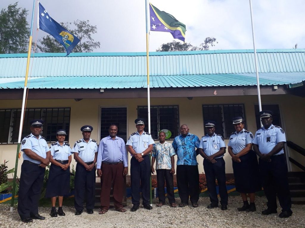 Commissioner Mangau with his executive together with the Central Provincial Premier Stanley Manetiva