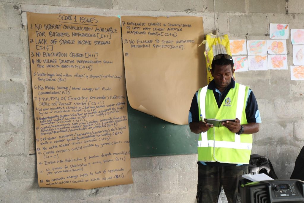 REMOTE SIKAIANA COMPLETES INTEGRATED VULNERABILITY AND ADAPTATION ASSESSMENT 8 A team member conducts an awareness workshop on issues facing the Islanders