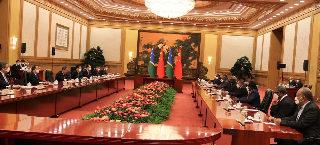Bilateral meeting between Premier Li and Prime Minister Sogavare and members of their delegations.