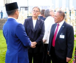 Foreign Affairs Minister Hon. Peter Shanel Agovaka having a chat with Australias Foreign Affairs Minister